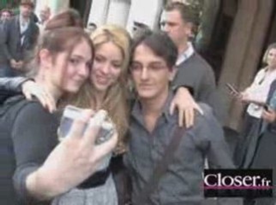 Shakira supercool avec ses fans français !!!!!!!!!!!!