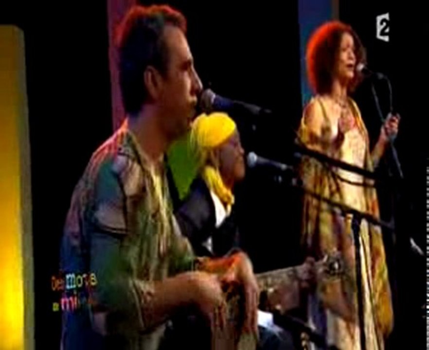 Hasna el Becharia "Moulena" (live)