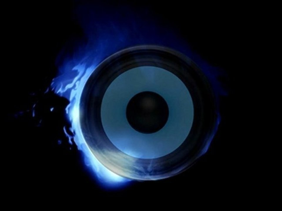 YouTube- La Roux - Bulletproof (Foamo Dubstep Remix)