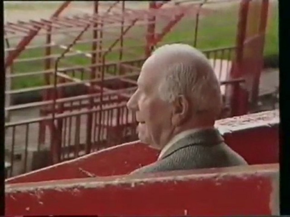 Start and end of Official History of Manchester United Video