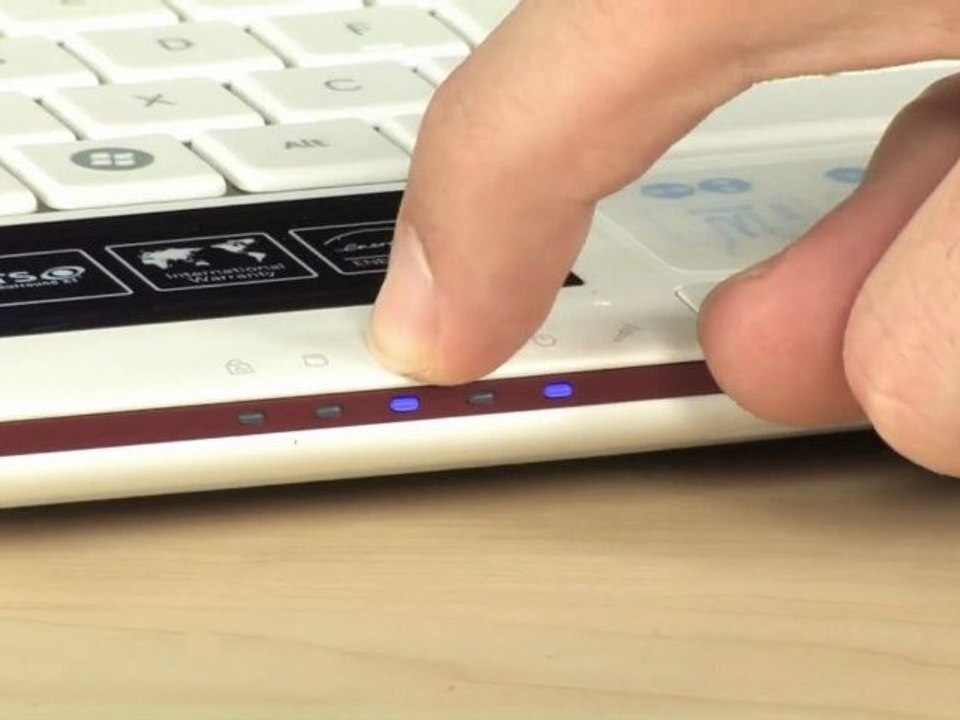 Samsung NP-N150-JA04US Netbook