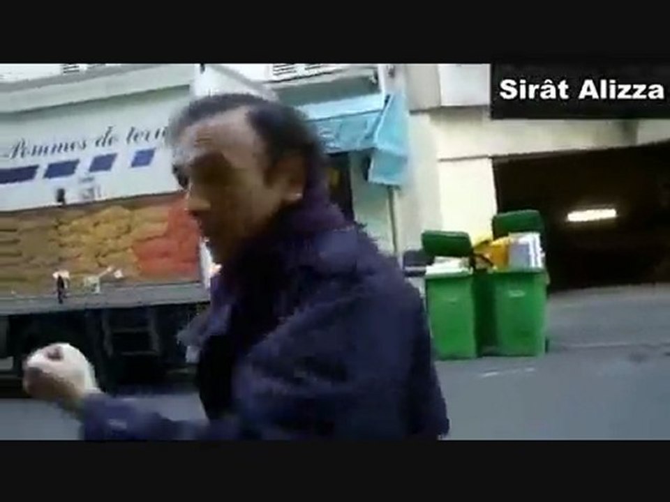 Eric Zemmour fuit une interview