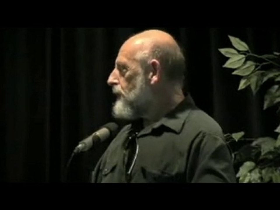 Leonard Susskind - The Black Hole War (2 of 3)