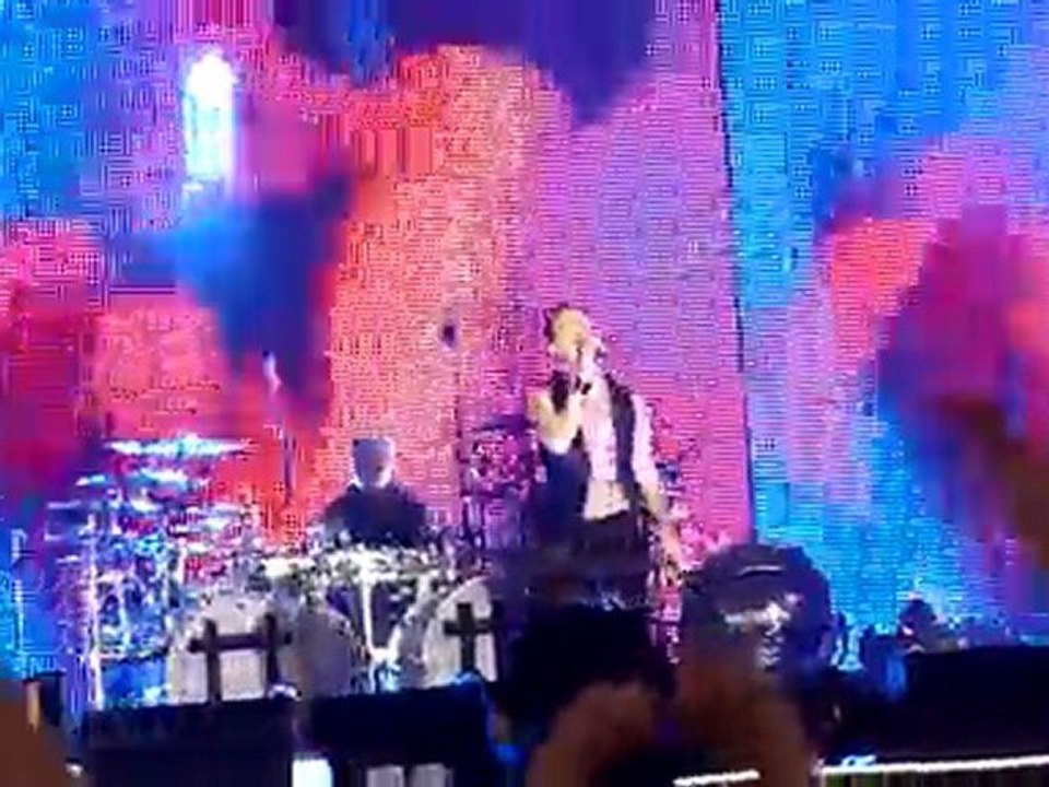 Depeche Mode - It's No Good  - Live Frankfurt Commerzbank