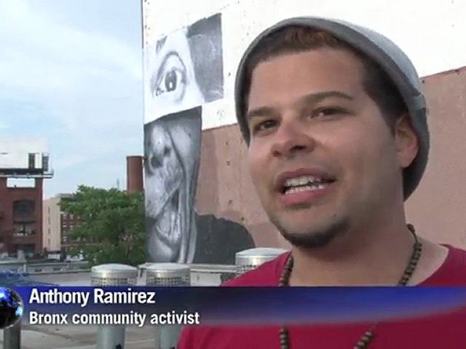 Arabic-web-Portrait artist thinks big in the Bronx