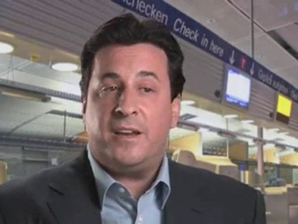 Luggage : What are the advantages and disadvantages of using a garment bag?