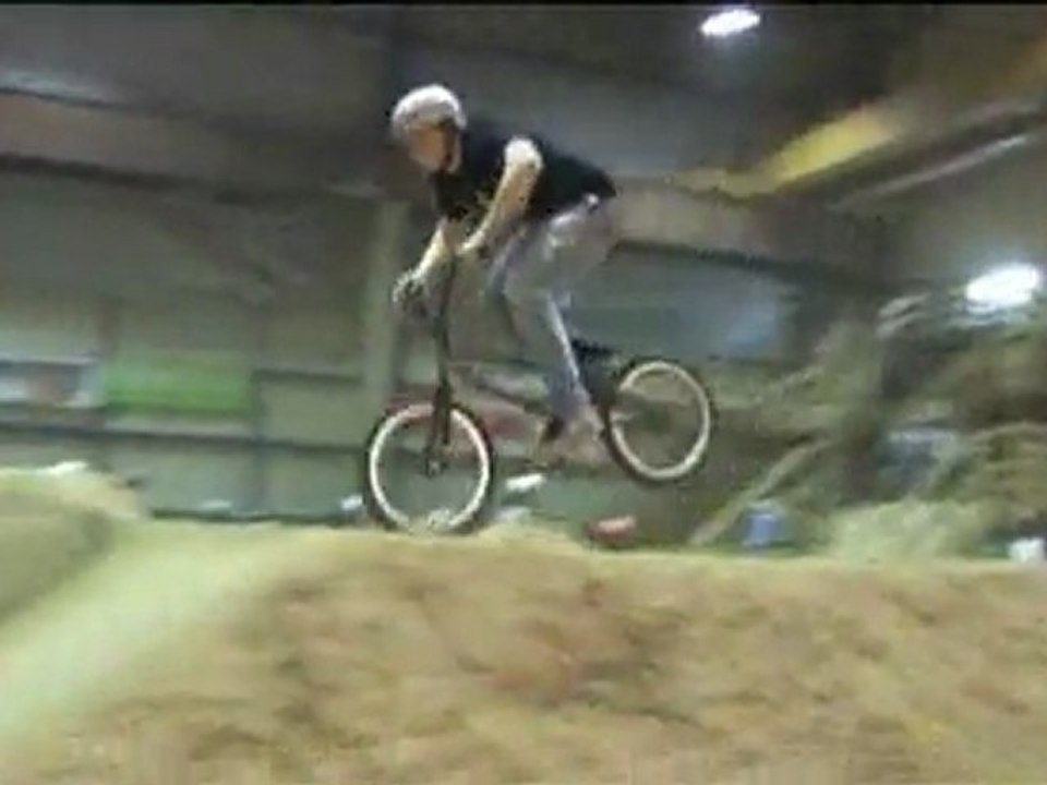 Abflughalle mountain biking