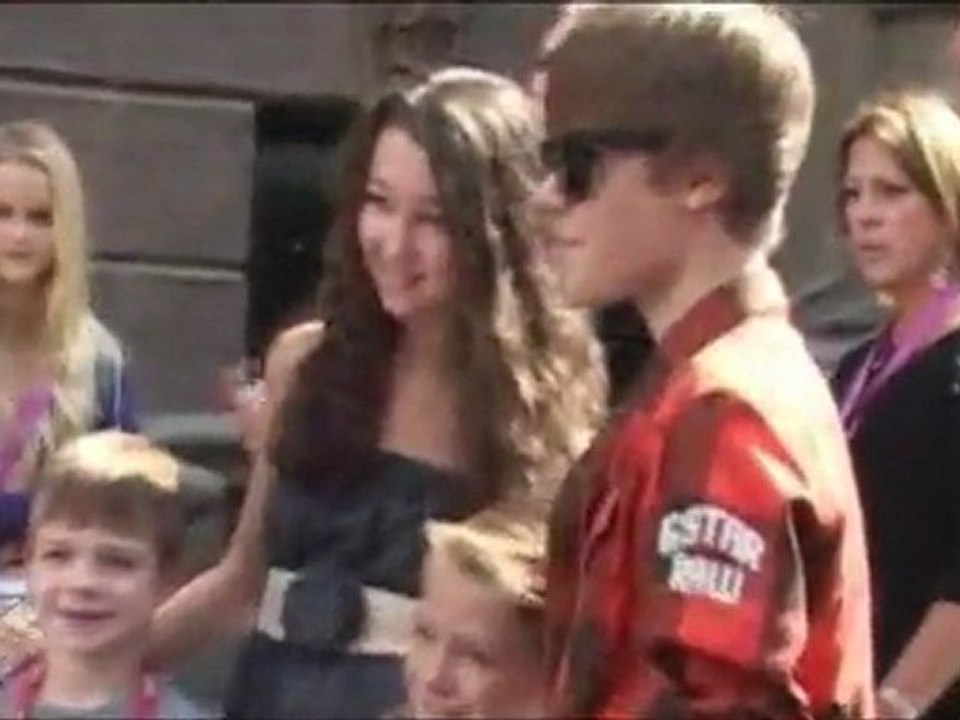 Justin Bieber Spotted with Demi Lovato