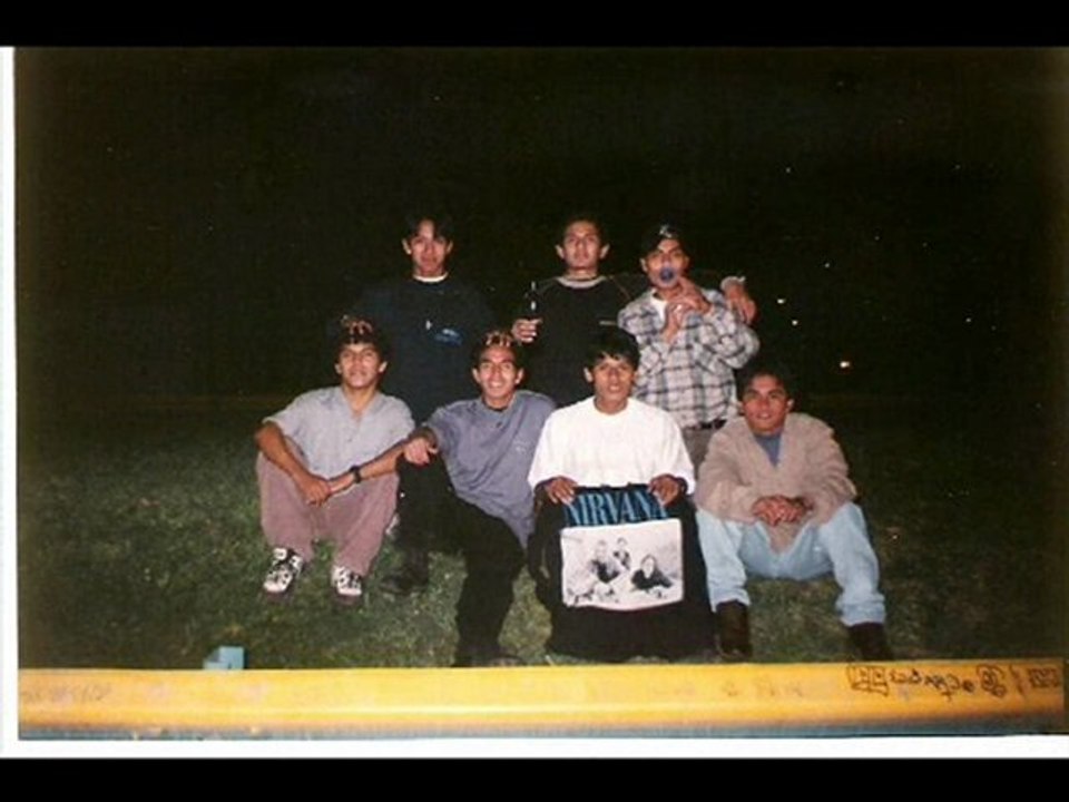 Amigos y amigas de los 90s 🎉