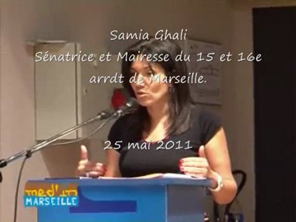 Samia Ghali travaille