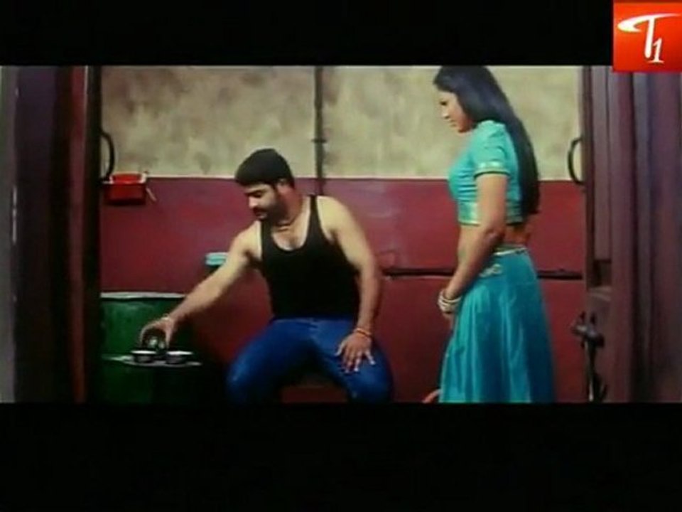Bath room Scene Between Sameera Reddy and Jr NTR