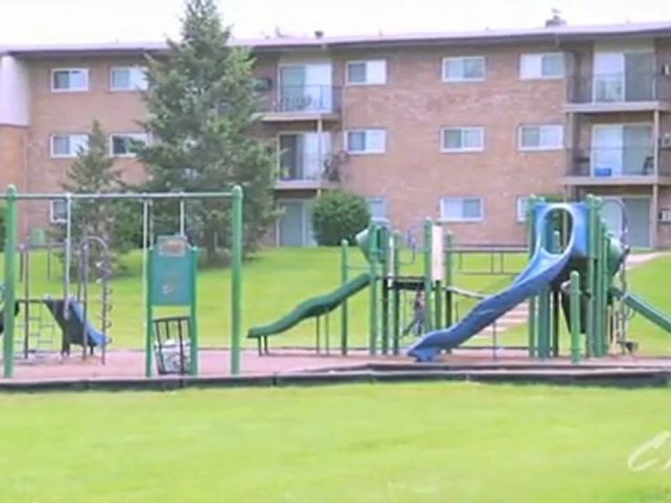 The Laurels at Willow Hill Apartments in Justice, IL - ...