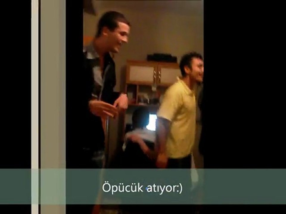 Bu Çocuklar Bombaaa (İZLE)