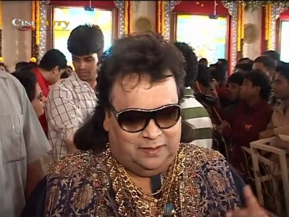 Tanisha Mukherjee & Bappi Lahri At Durgapuja