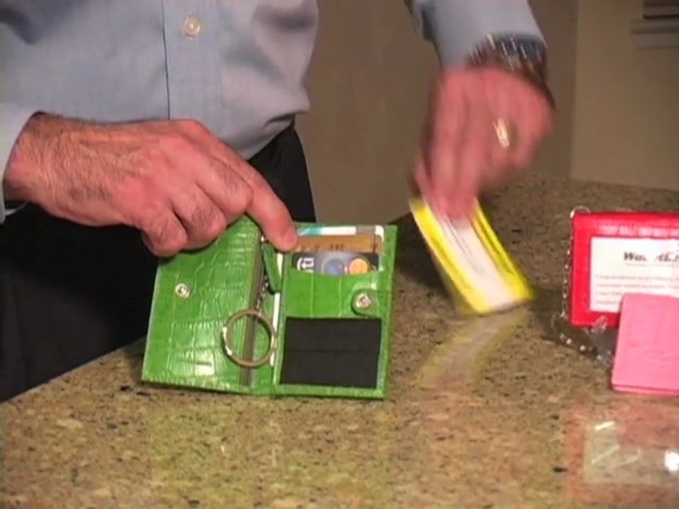 WalletBe Women's Leather Keychain Wallet