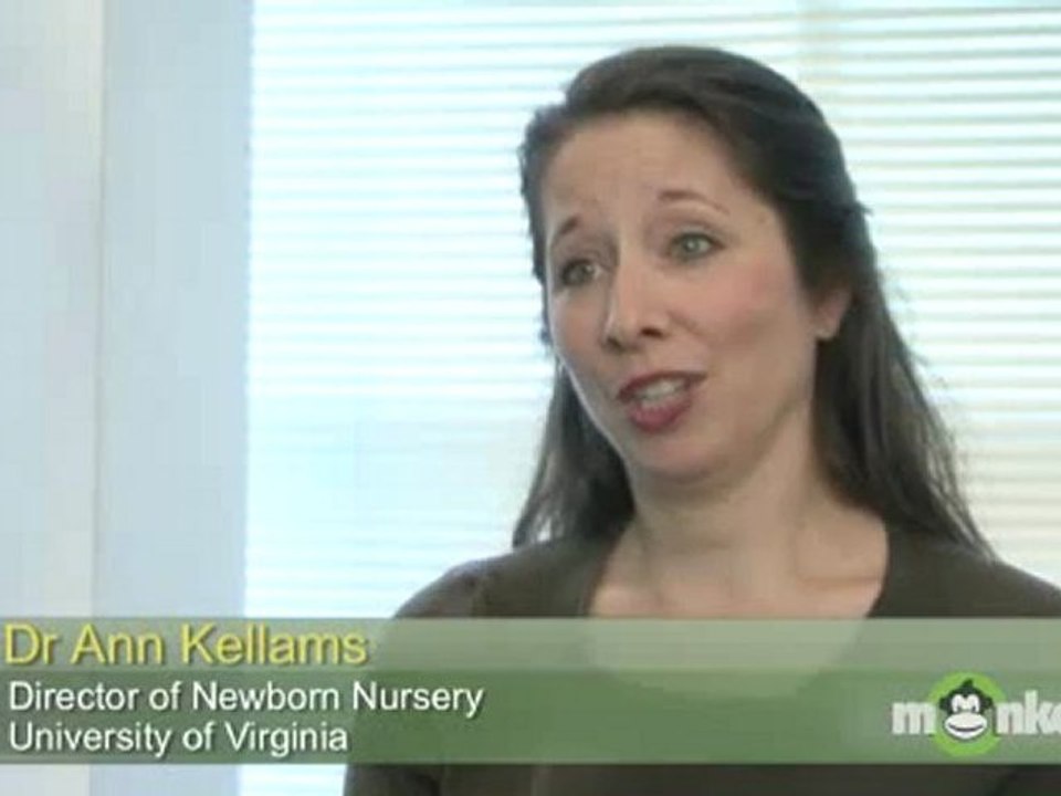 Why Swaddling Is Essential for Your Baby’s Comfort and Safety 🍼