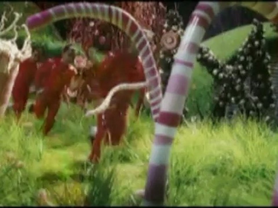 Charlie And The Chocolate Factory - Clip - What are they doing