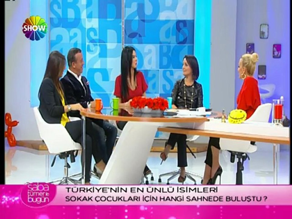 Defne Samyeli, 'Çaba Gala' Tiyatrosunu ve Projelerini Anlatıyor 🎭