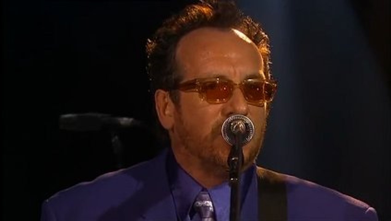 Elvis Costello - Radio Radio (LIVE)