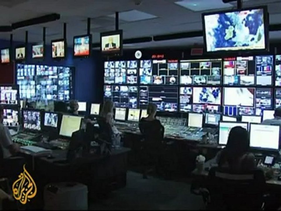 Murdoch issues public apology