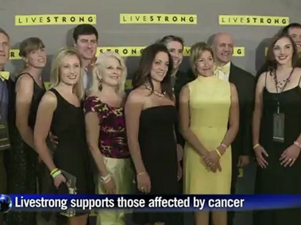 Lance Armstrong admits to a "difficult few weeks"