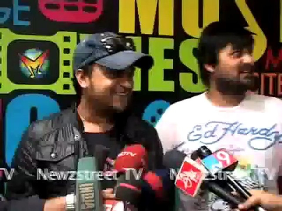 Sajid-Wajid Unveil 15Ft Guitar for Bryan Adams