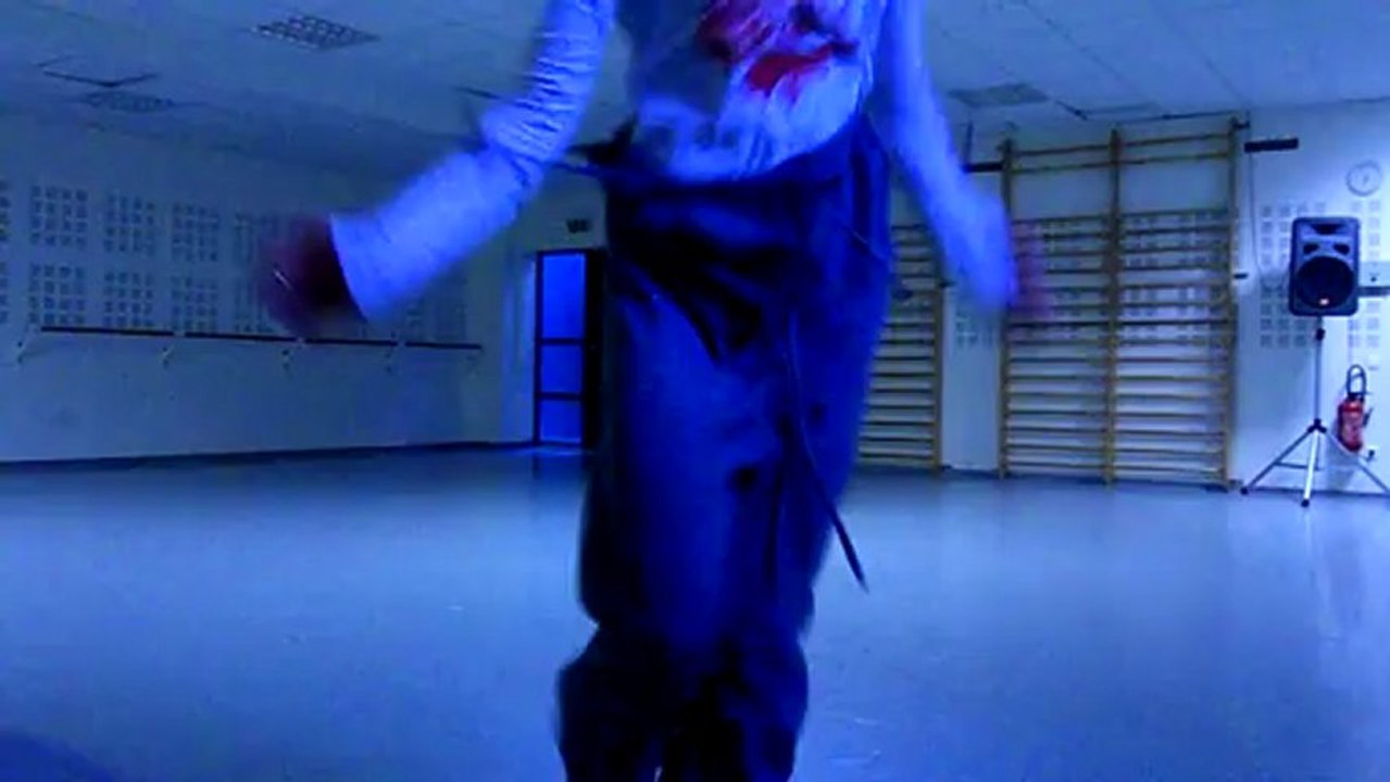 IMPRO JOAN EN DANSE ( She wolf - DAVID GUETTA )