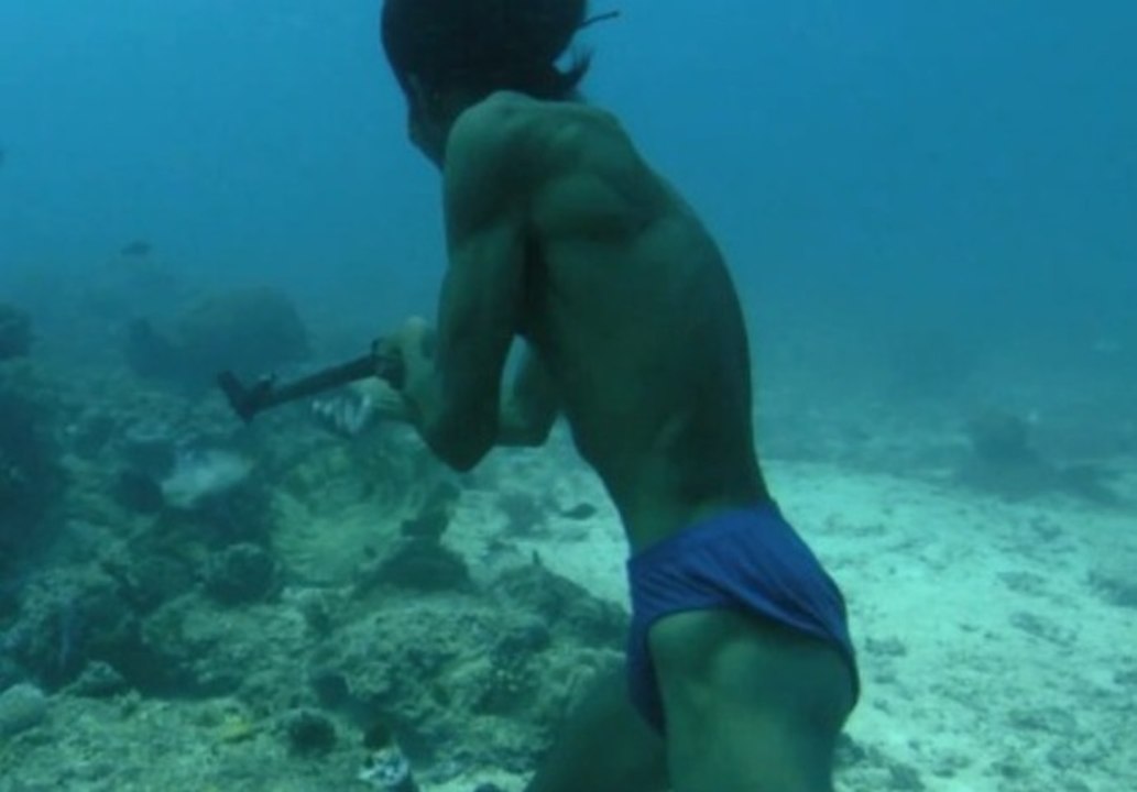 Sea Bed Hunting On One Breath - Human Planet Oceans