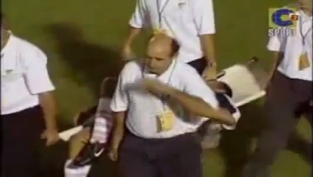 вратарь пропустил 31(!!!!) мяч!