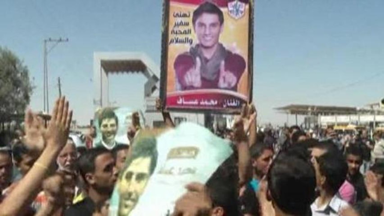 Hero's welcome for Arab Idol