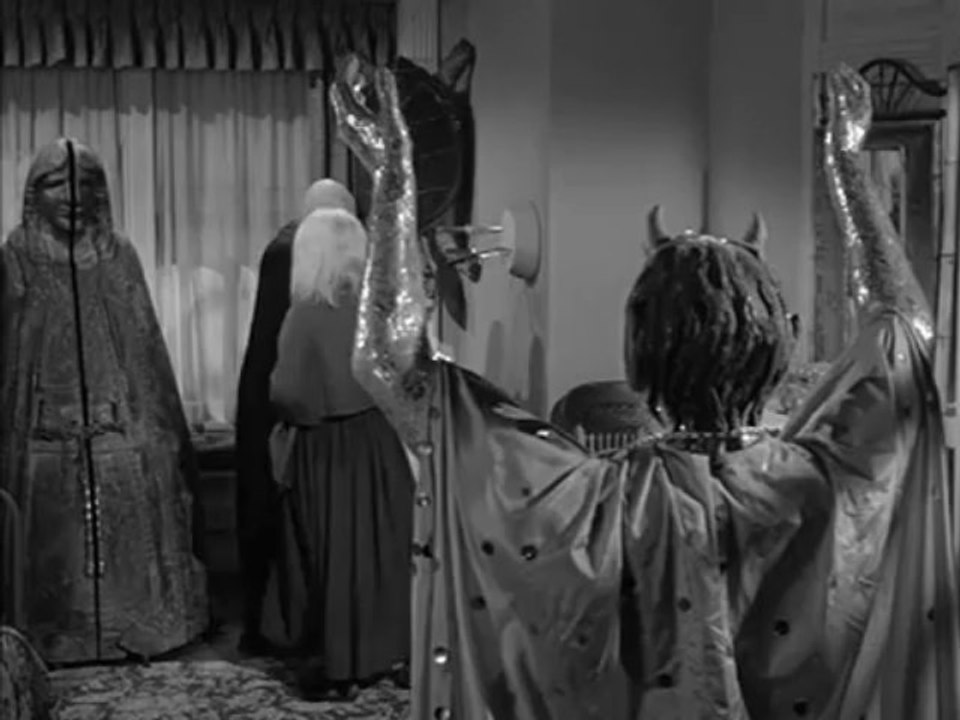 The Addams Family - S01E01 The Addams Family Goes To School part 1 - 2[360P]