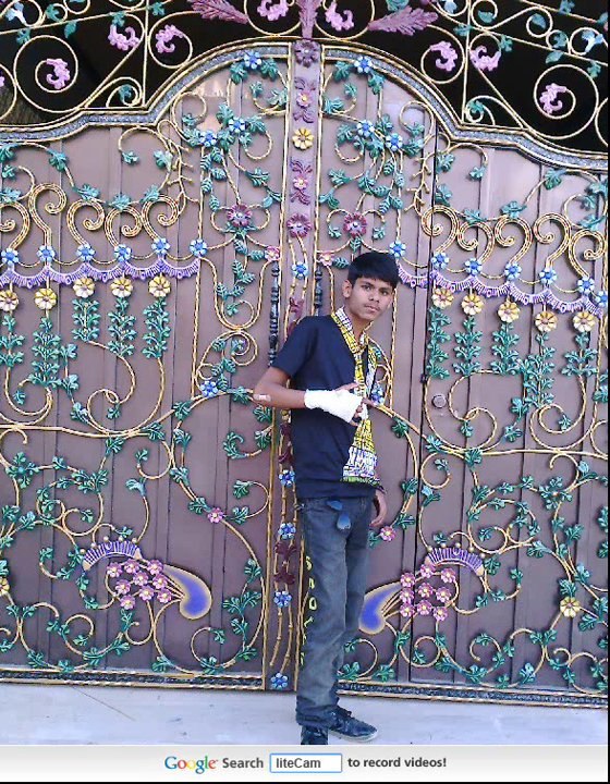 Shayan Nadeem song is Akon Beautiful