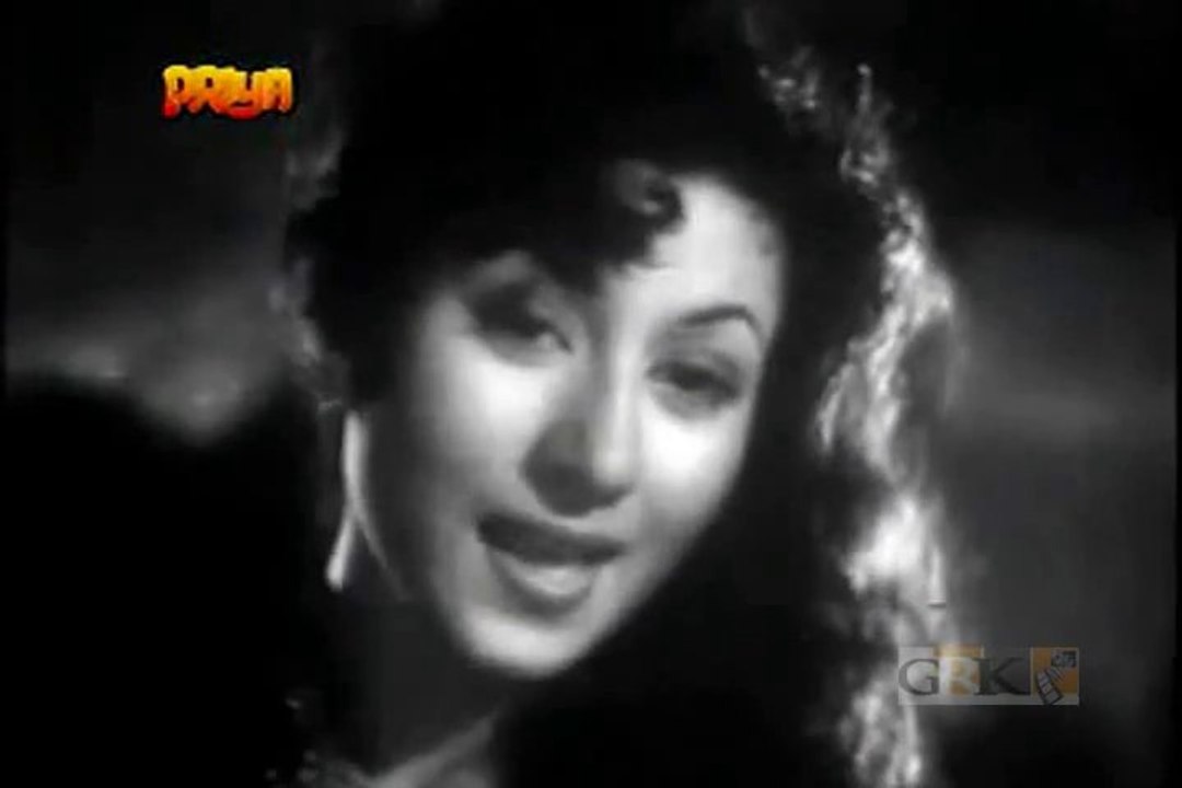 LATA MANGESHKAR - Beiman Tore  Nainwa -  TARANA