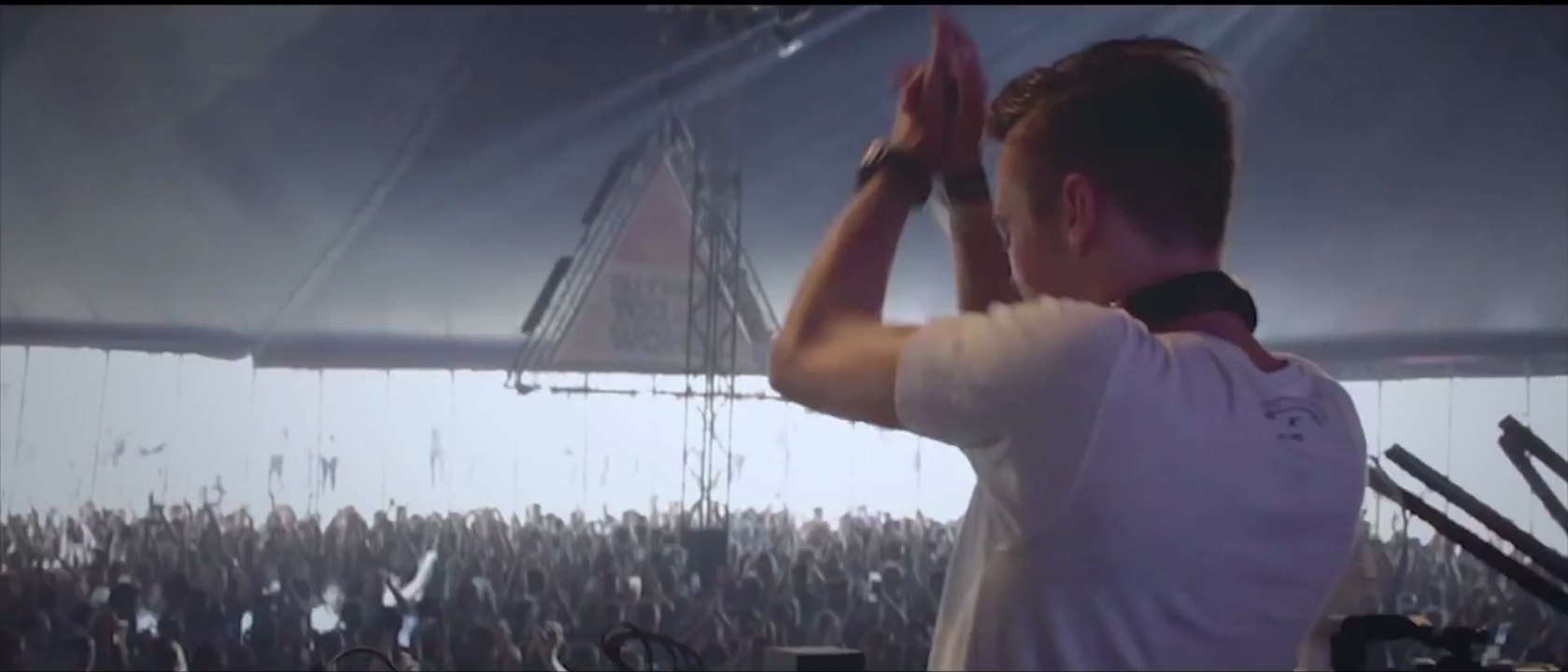 twoloud vs Julian Jordan - Rockin (Official Music Video)