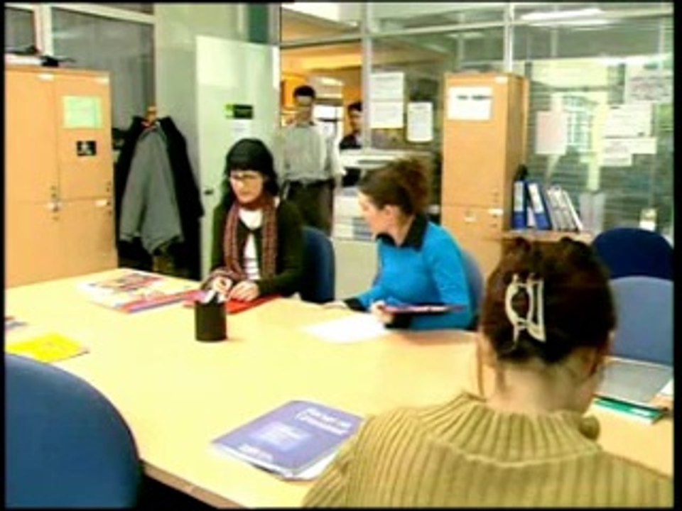 CD 77 (ENGLISH FOR INTERMEDIATE LEVELS)_4