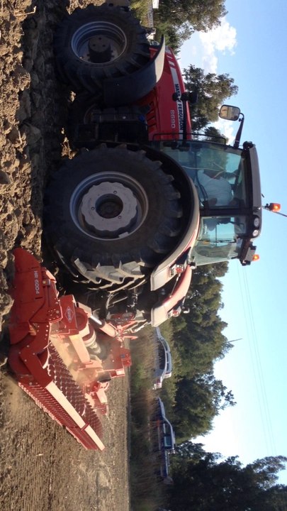 massey ferguson 8690 dyna-vt & kuhn hrb 6004