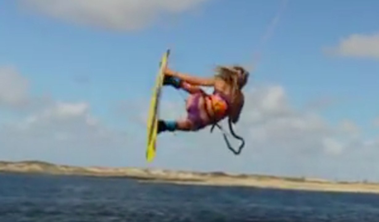 HIGHLIGHTS : Lighter and Brighter - Kitesurf