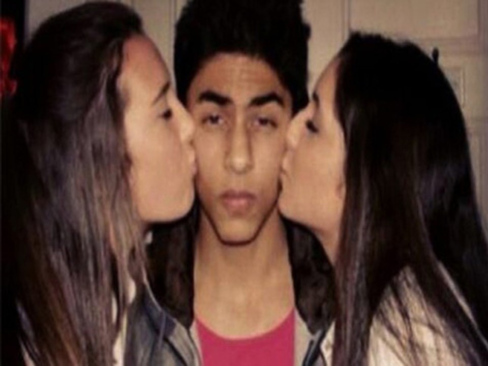 Aryan Khan's Viral Moment 😎