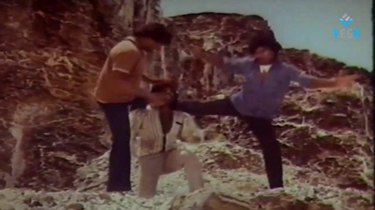 Neengal Kettavai Movie Climax Scene