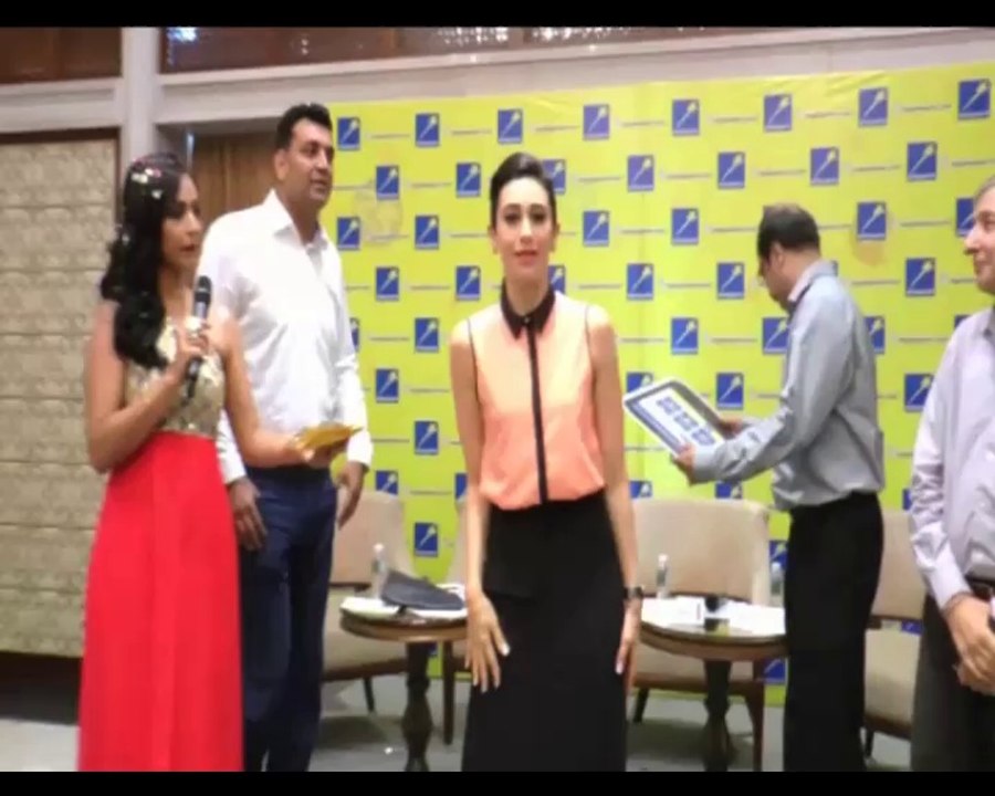 Karisma Kapoor felicitates winners of Playwin lottery