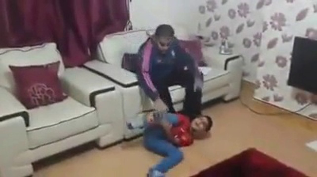 Difference Between British and Pakistani Men