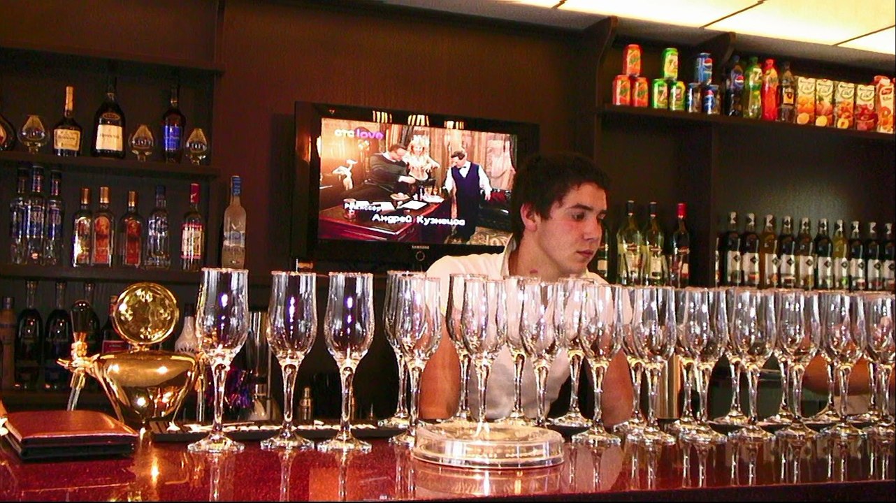 Зал "A la Carte" ресторана "За Двумя Зайцами"