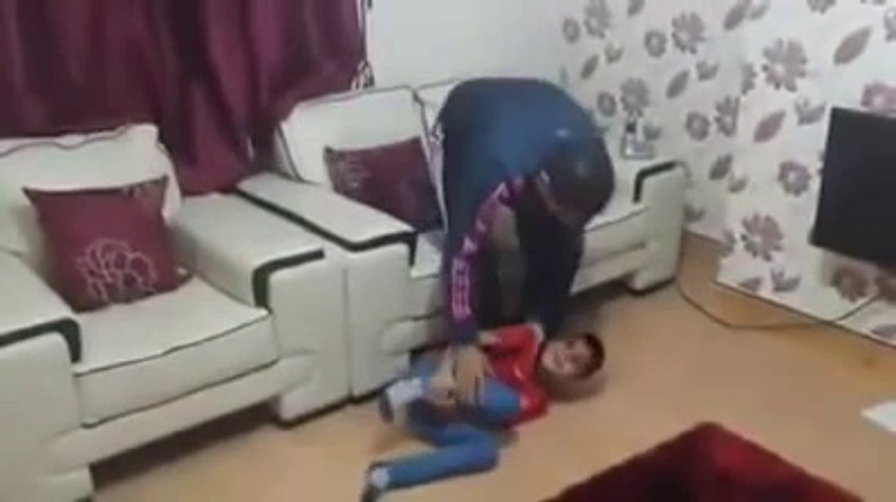 Difference Between British and Pakistani Men ***