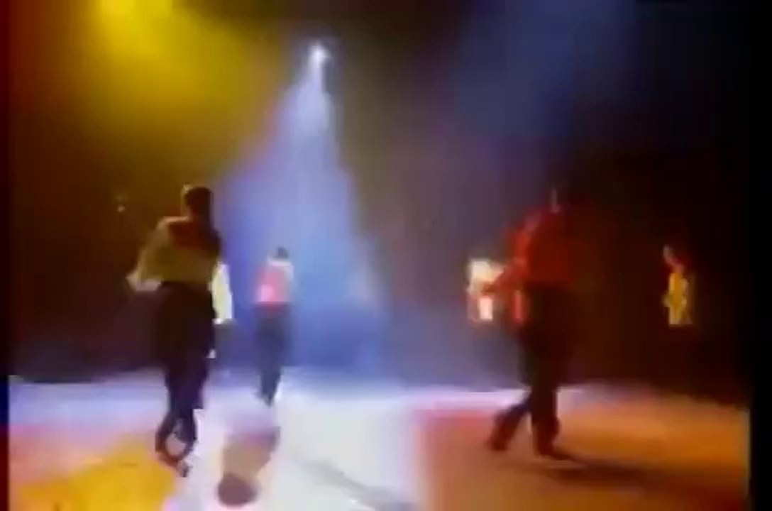 Karališka Erdvė - Pasmerktas (90s eurodance)