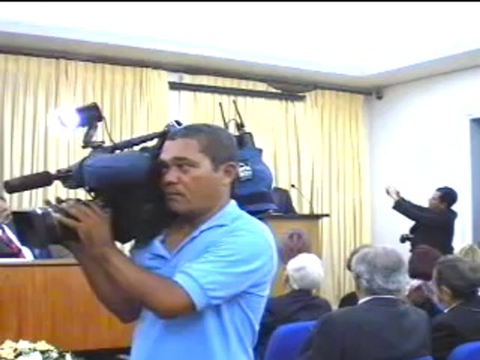 João Ubaldo Ribeiro discursa na Academia de Letras da Bahia