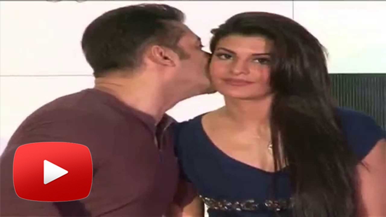 Salman Khan KISSES Jacqueline Fernandez In PUBLIC - CHECKOUT
