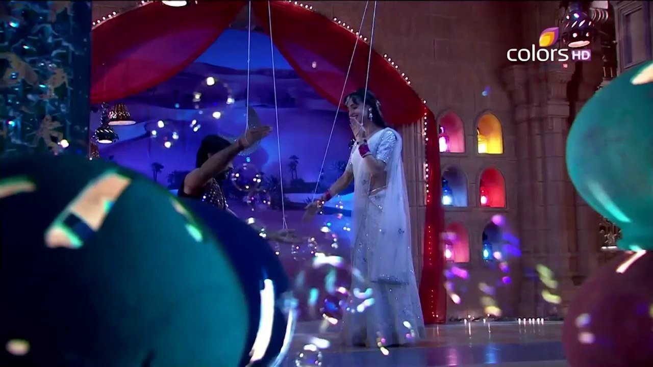 Happy Birthday Sanaya Irani! | Dramatize