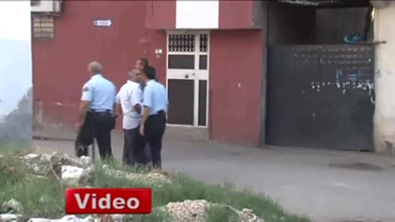 Adana'da Bir Kişi Tüple Demir Kapıyı Açmaya Çalıştı