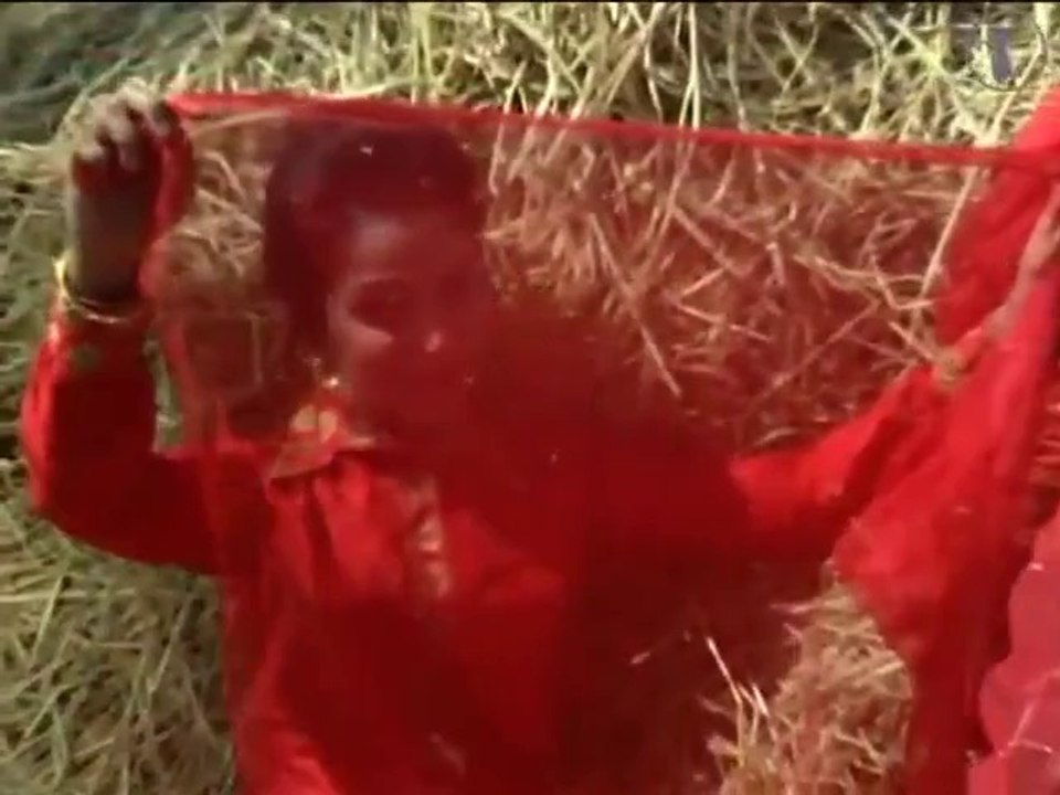 SHOKHIYON MEIN GHOLA JAAYE