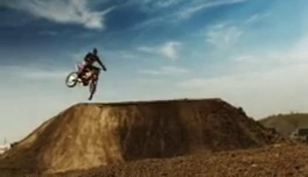 VIDEO COPILOT - 01. Basic Sky Replacement Learn to enhance video with sky replacement - After Effects Tutorials, Plug-ins and Stock Footage for Post Production Professionals